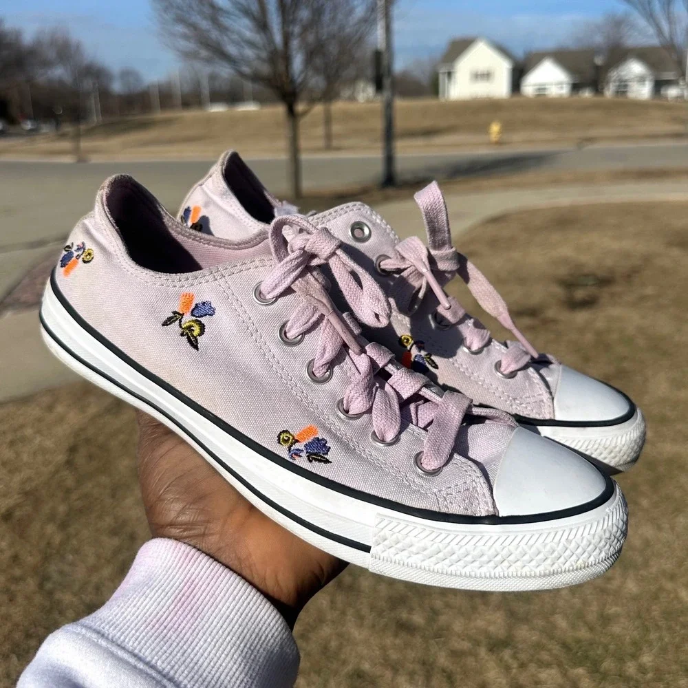 Converse Chuck Taylor All‎ Star We Are Stronger Together Sneakers Women's SZ 9
